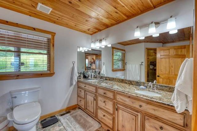 628 Madison Lane, Brasstown, NC 28902