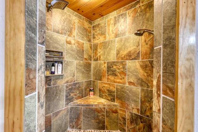 628 Madison Lane, Brasstown, NC 28902