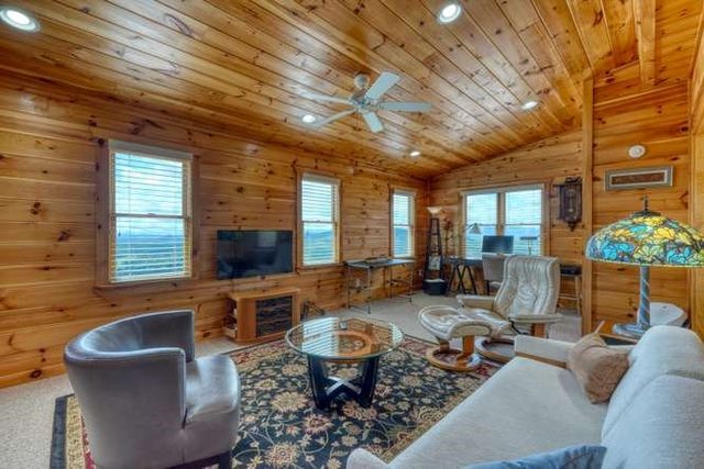 628 Madison Lane, Brasstown, NC 28902