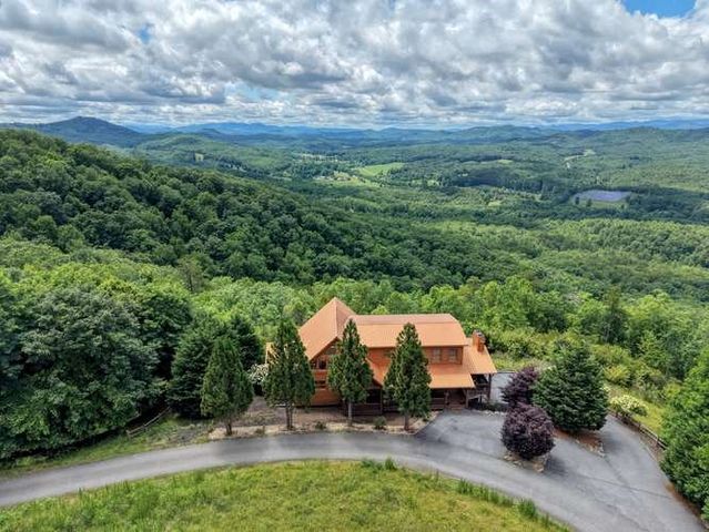 628 Madison Lane, Brasstown, NC 28902