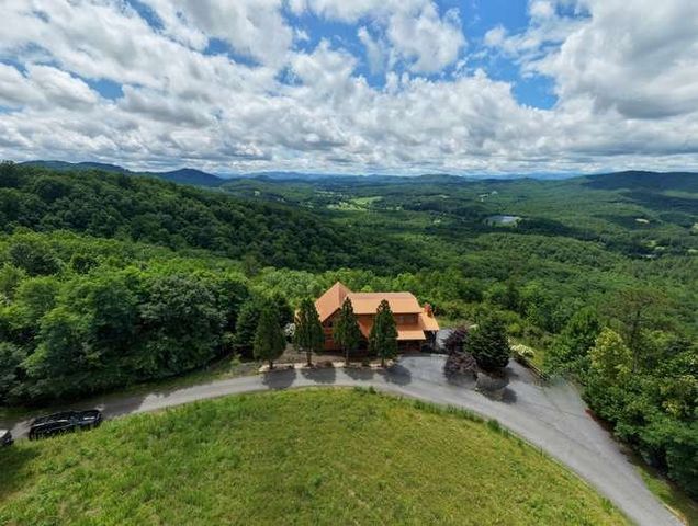 628 Madison Lane, Brasstown, NC 28902