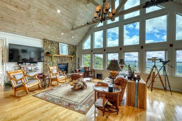 628 Madison Lane, Brasstown, NC 28902
