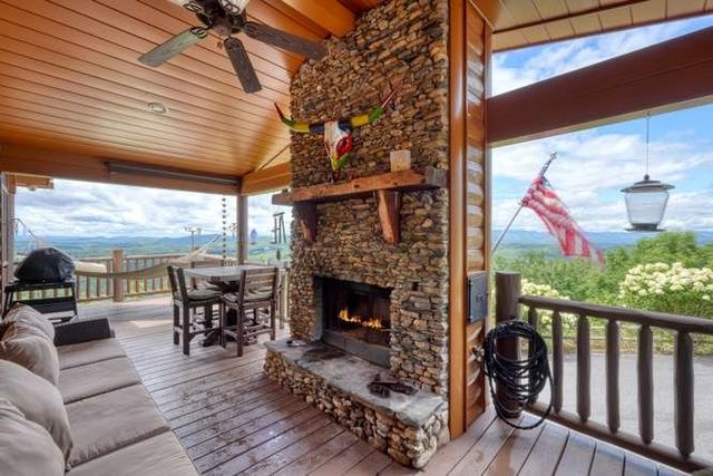 628 Madison Lane, Brasstown, NC 28902