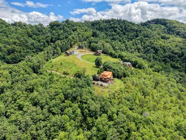 628 Madison Lane, Brasstown, NC 28902