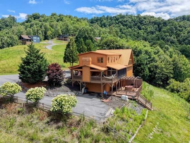 628 Madison Lane, Brasstown, NC 28902