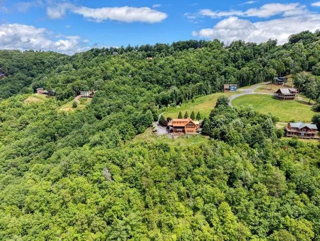 628 Madison Lane, Brasstown, NC 28902