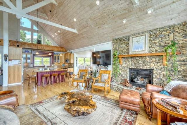 628 Madison Lane, Brasstown, NC 28902