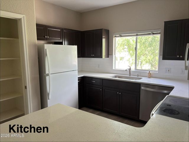 7401 W ARROWHEAD CLUBHOUSE Drive 2071, Glendale, AZ 85308