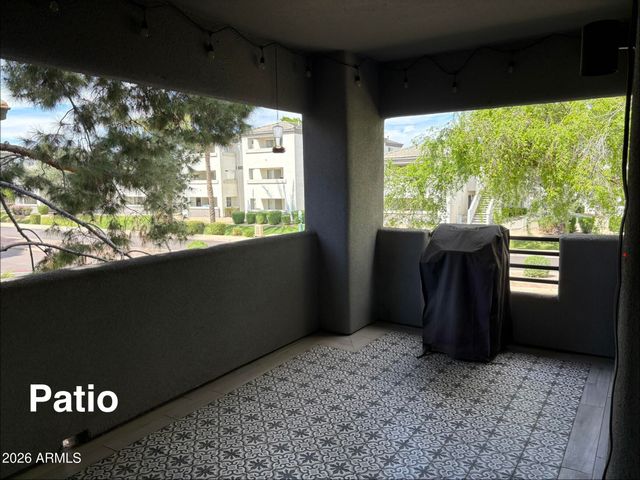 7401 W ARROWHEAD CLUBHOUSE Drive 2071, Glendale, AZ 85308