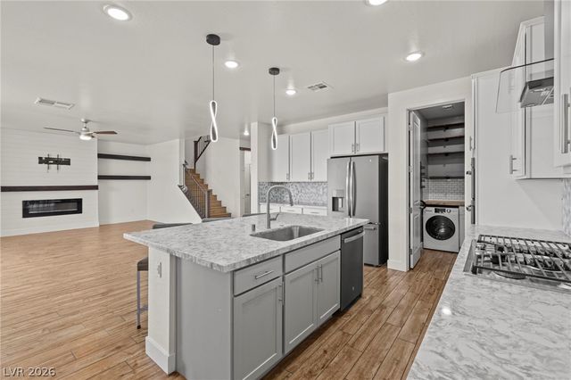 8320 Carabiner Court, Las Vegas, NV 89166