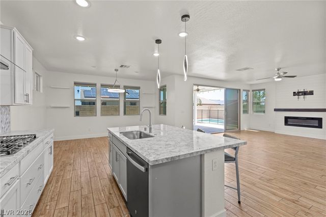 8320 Carabiner Court, Las Vegas, NV 89166