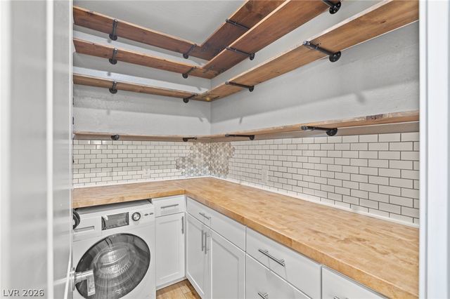 8320 Carabiner Court, Las Vegas, NV 89166
