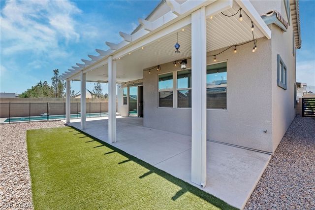 8320 Carabiner Court, Las Vegas, NV 89166