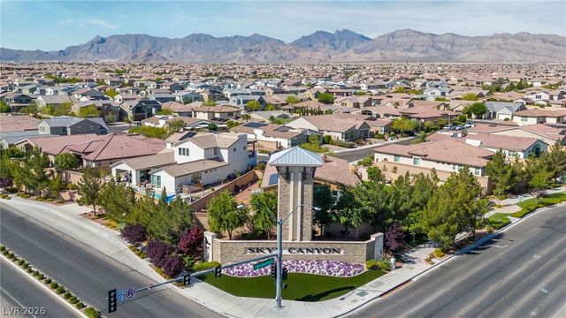 8320 Carabiner Court, Las Vegas, NV 89166