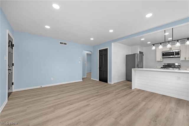 12416 Mortimer Avenue, Cleveland, OH 44111
