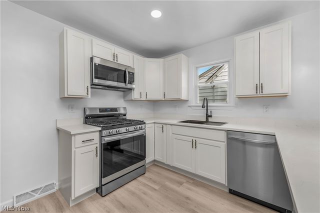 12416 Mortimer Avenue, Cleveland, OH 44111