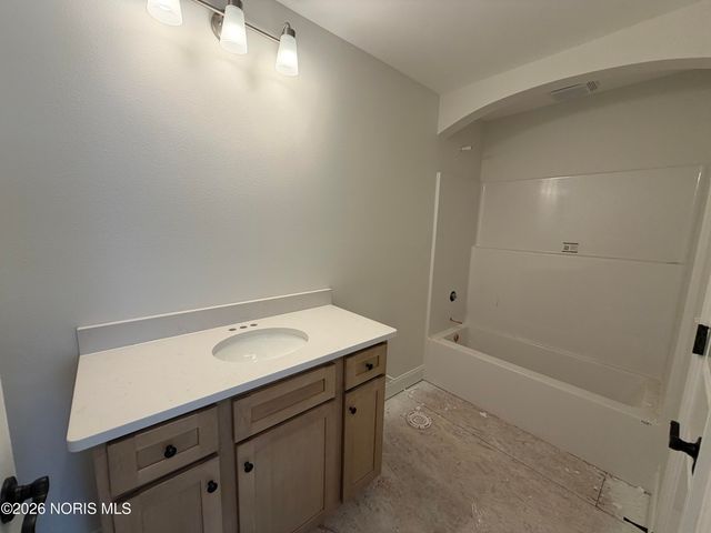 5032 Easton Drive, Oregon, OH 43616