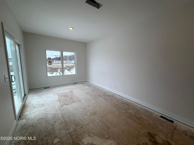 5032 Easton Drive, Oregon, OH 43616