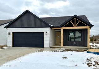 5032 Easton Drive, Oregon, OH 43616