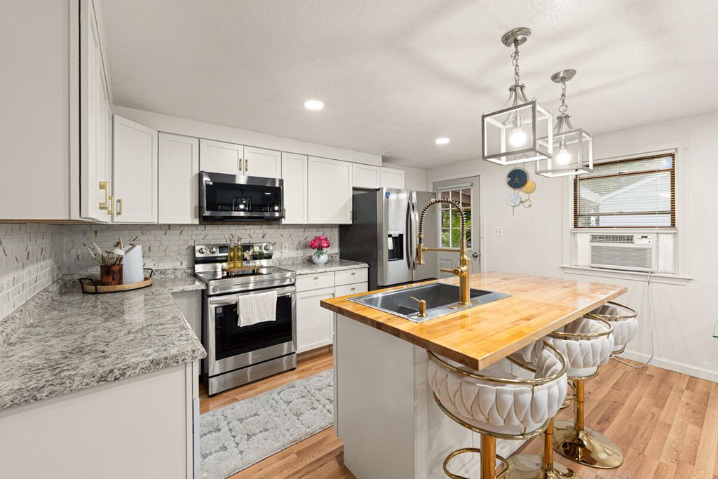10 Belmont Avenue, Biddeford, ME 04005 — exterior