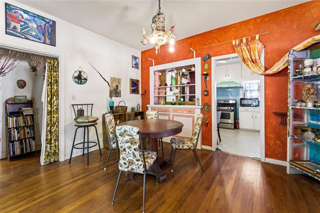 242 S Sycamore Ave, New Braunfels, TX 78130