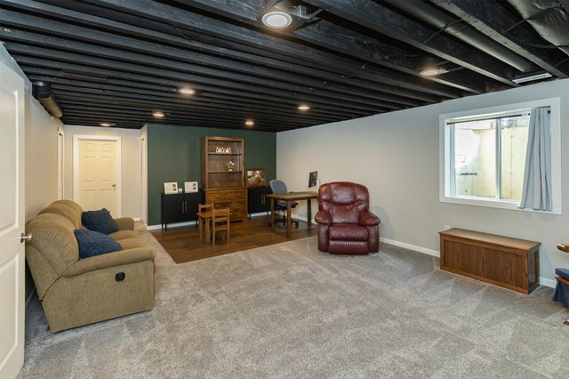 2909 SW Country Lane, Ankeny, IA 50023