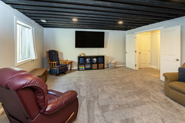 2909 SW Country Lane, Ankeny, IA 50023