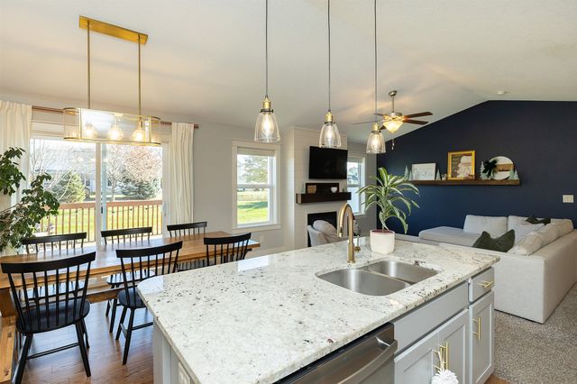 2909 SW Country Lane, Ankeny, IA 50023