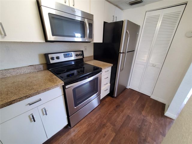 300 NW 84th Terrace 300, Miami, FL 33150
