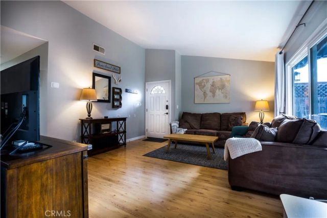 28291 Bockdale Ave., Canyon Country, CA 91387