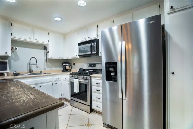 28291 Bockdale Ave., Canyon Country, CA 91387