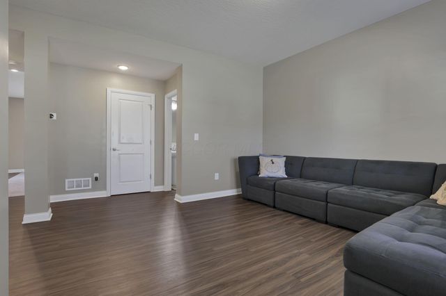 793 Francis Drive, Heath, OH 43056