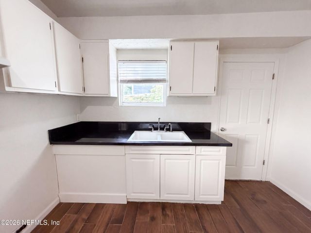 1834 BROOKER Road, Jacksonville, FL 32207