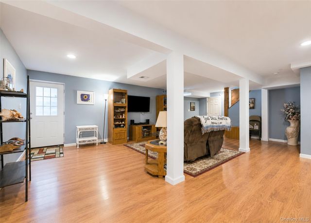 12 Laurel Lane, Holtsville, NY 11742