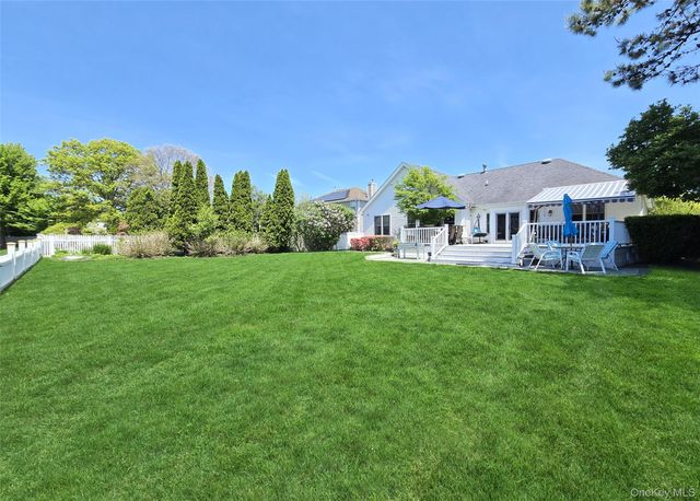 12 Laurel Lane, Holtsville, NY 11742