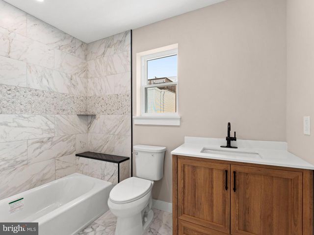 2428 S SARTAIN ST, Philadelphia, PA 19148