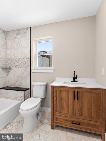 2428 S SARTAIN ST, Philadelphia, PA 19148