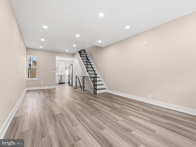 2428 S SARTAIN ST, Philadelphia, PA 19148