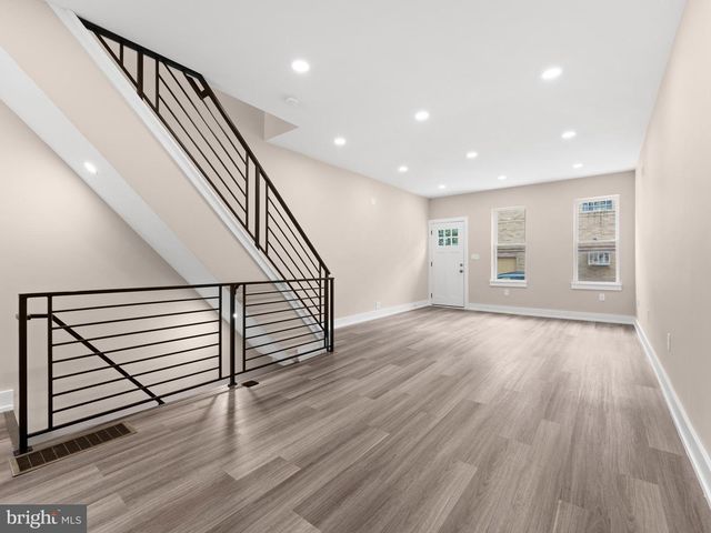 2428 S SARTAIN ST, Philadelphia, PA 19148