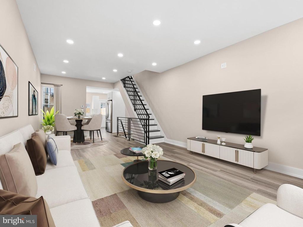 2428 S SARTAIN ST, Philadelphia, PA 19148