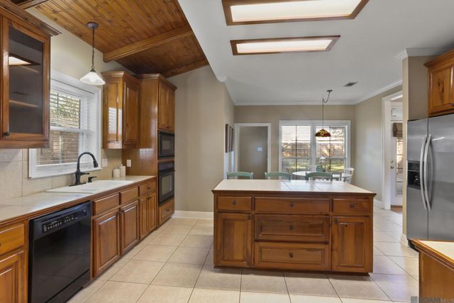 37124 Longwood Ave, Prairieville, LA 70769