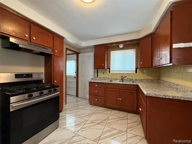 21057 Cunningham Avenue, Warren, MI 48091