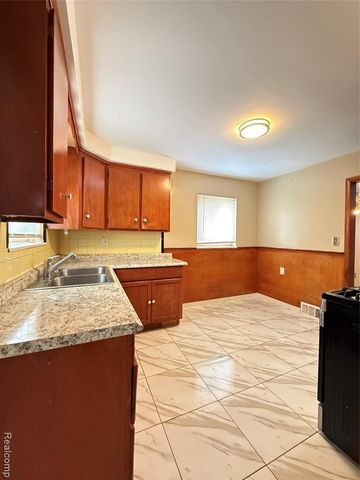 21057 Cunningham Avenue, Warren, MI 48091