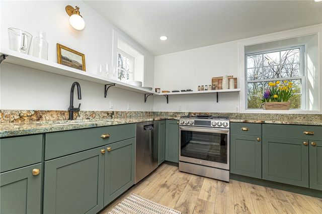 4978 South Pioneer Rd, Hampton, PA 15044