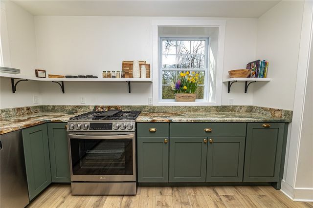 4978 South Pioneer Rd, Hampton, PA 15044