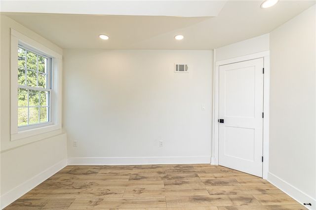4978 South Pioneer Rd, Hampton, PA 15044