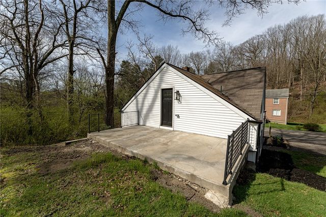4978 South Pioneer Rd, Hampton, PA 15044
