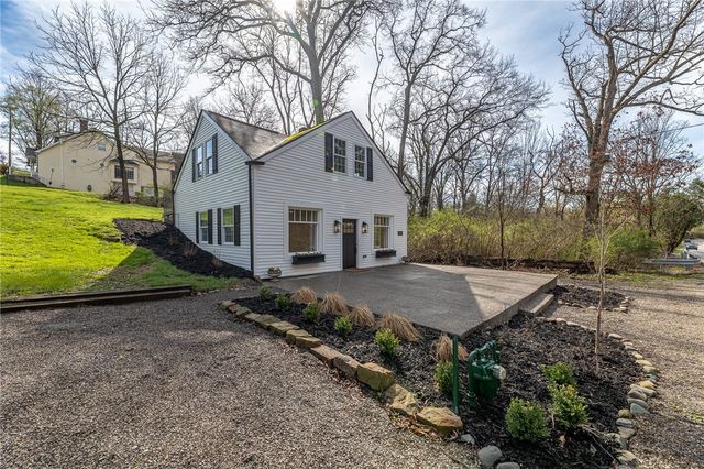 4978 South Pioneer Rd, Hampton, PA 15044