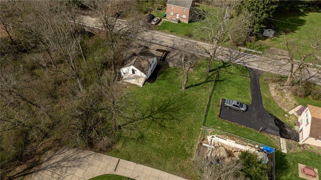 4978 South Pioneer Rd, Hampton, PA 15044