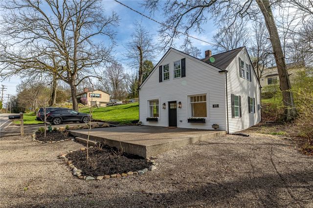 4978 South Pioneer Rd, Hampton, PA 15044